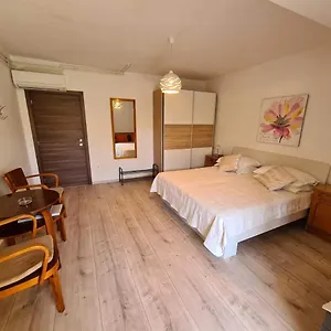 Ana , Medolino Croazia